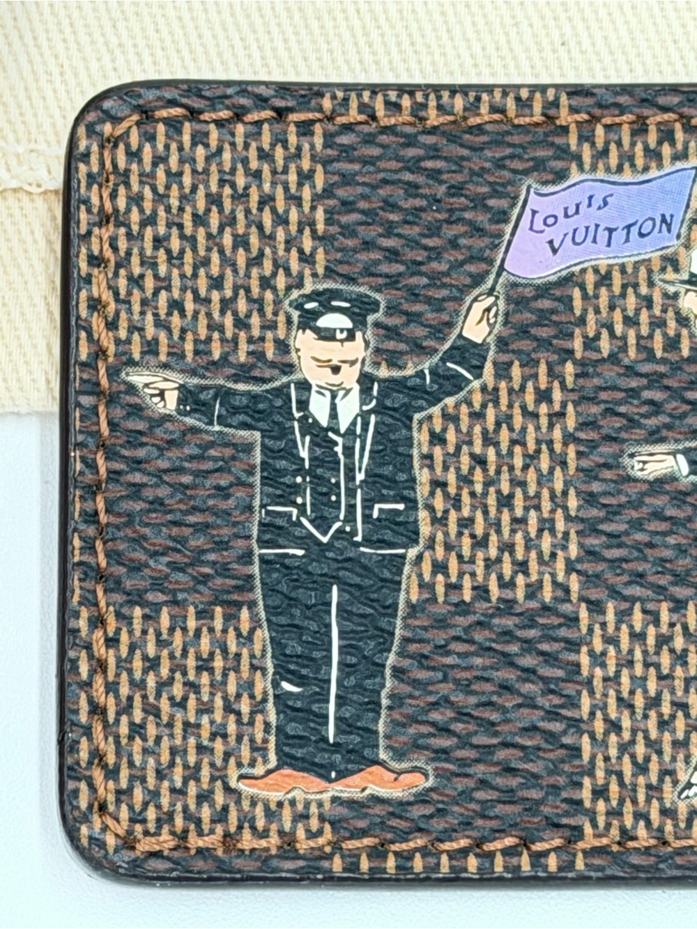 Rare Limited Edition Damier Canvas Illustre Key Holder/Bag Charm Full Set w/COA - Picture 4 of 15